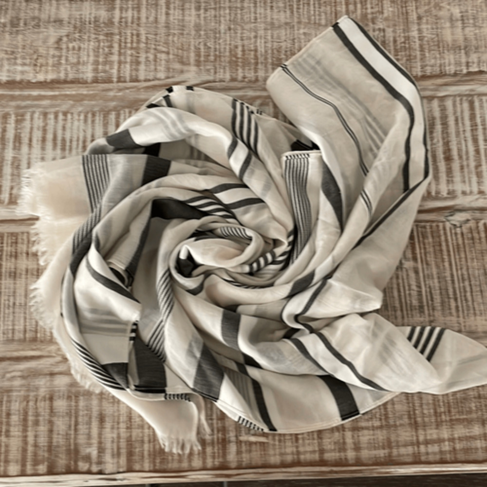 Stripped scarf